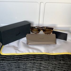 Persol tortoise shell polarized sunglasses